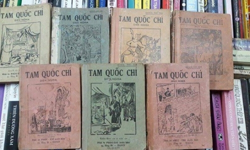Chợ phiên sách cũ Hà Nội có giá từ 2.000 đồng