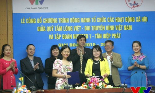 Tân Hiệp Phát phối hợp Quỹ Tấm Lòng Việt làm từ thiện xã hội