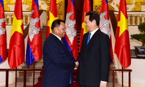 Thủ tướng hội kiến Chủ tịch Thượng viện Campuchia