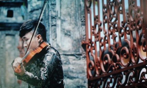 “Tự nguyện”: Một lối đi riêng của nghệ sĩ Violin trẻ Hoàng Rob