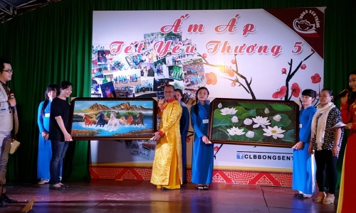 Chương trình “Ấm áp yêu thương 6” - Nghĩa cử cao đẹp người Việt