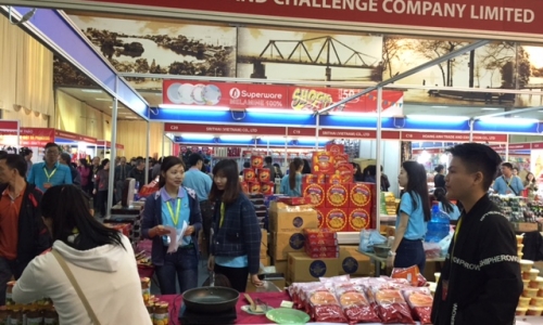 Trên 150 gian hàng hội tụ tại hội chợ bán lẻ hàng Thái Lan