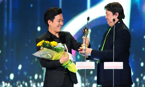 Trường Giang vượt qua Hoài Linh đoạt giải Mai Vàng
