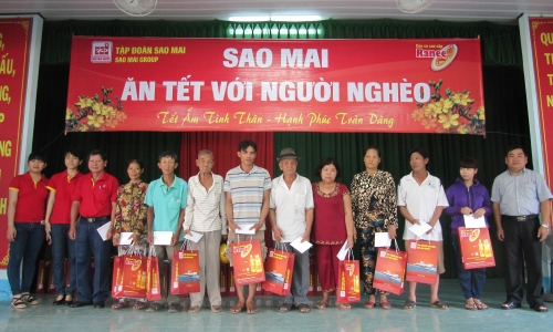 Tập đoàn Sao Mai hỗ trợ 5.000 người nghèo ăn Tết
