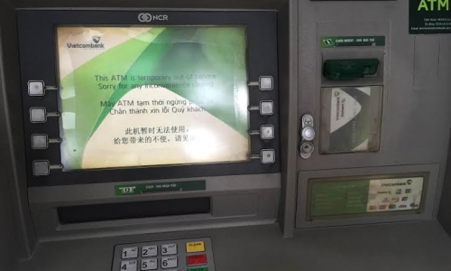 Người dân bực tức vì ATM Vietcombank ngừng giao dịch