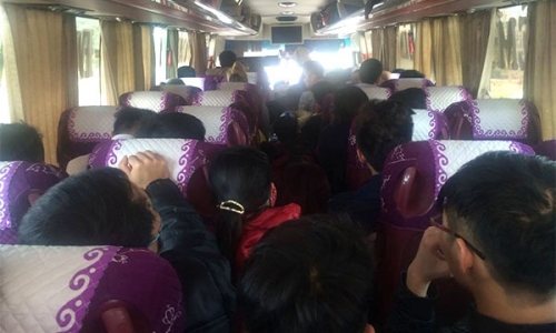 Xe khách Hà Nội- Tuyên Quang 'nhồi' 60 khách, vé 'cắt cổ'