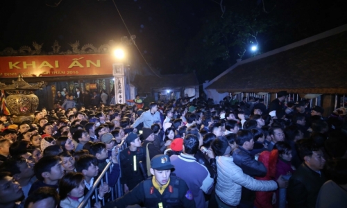 Lễ hội ở Việt Nam tác động tiêu cực đến nền kinh tế?