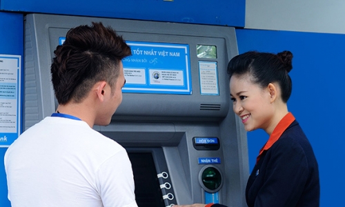 Sacombank tiếp nhận yêu cầu giao dịch ngay trên máy ATM