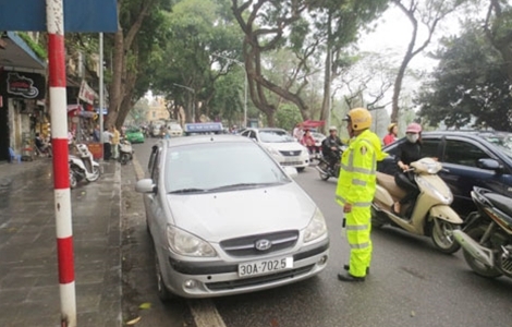 Nhận diện 'taxi dù' trên đường phố Hà Nội