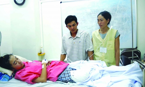 Đau xót từ vụ nữ sinh lớp 10 bị cưa mất một chân: Bác sĩ thiếu kinh nghiệm lâm sàng, bệnh nhân lãnh hậu quả