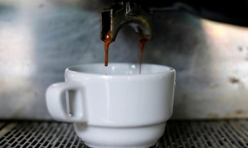 Nam giới uống café sẽ gây nguy hiểm cho thai nhi?