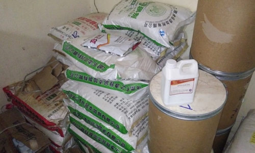 Hà Nội: Thu hơn 2,5 tấn phụ gia dùng để sản xuất bim bim, nước ngọt