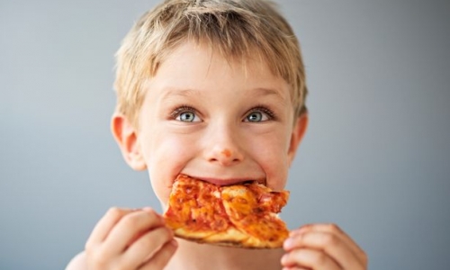 Chế độ ăn giàu protein và calo có thực sự tốt cho trẻ?