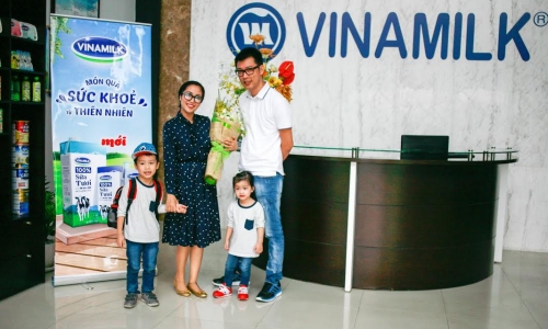 'Theo chân” gia đình Ốc Thanh Vân khám phá nhà máy sữa số 1 Việt Nam