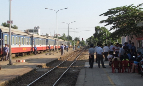 Tàu lửa chạy tuyến Sài Gòn - Biên Hòa: 10.000 đồng/hành khách