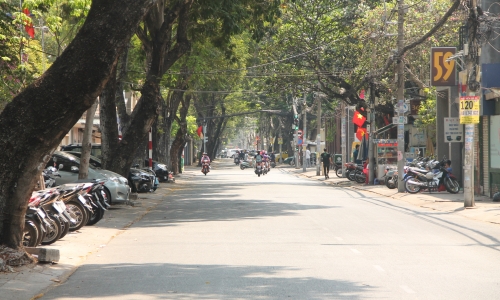Ngắm phố Sài Gòn bình yên trong Ngày Kỷ niệm thống nhất đất nước
