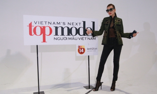 Thanh Hằng diện nguyên cây hàng hiệu đi chấm thi Top Model Online
