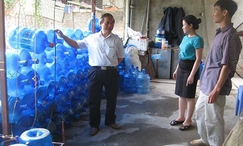 Danh sách 'đen' 7 cơ sở nước đóng chai 'bẩn' tại Hà Nội
