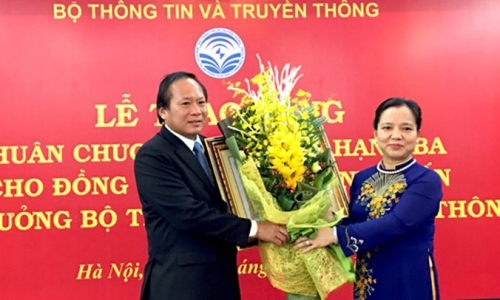 Bộ trưởng Trương Minh Tuấn nhận Huân chương Lao động hạng Ba