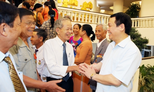 Phó Thủ tướng Vương Đình Huệ tiếp cựu tù kháng chiến Quảng Nam