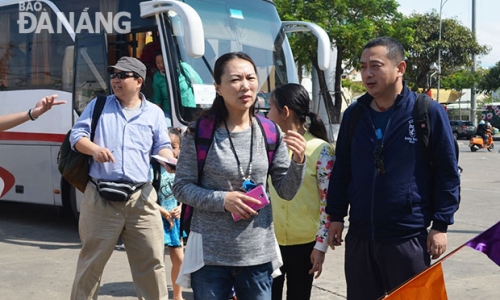 Người Trung Quốc làm hướng dẫn viên tại Đà Nẵng: Lợi bất cập hại!