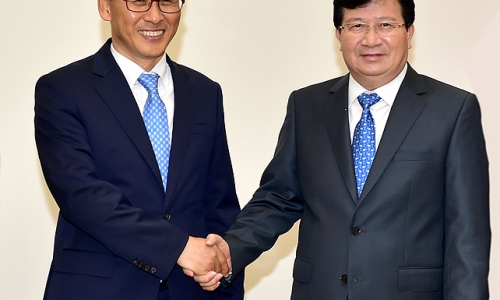 Phó Thủ tướng Trịnh Đình Dũng tiếp lãnh đạo các DN nước ngoài