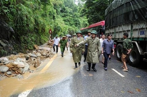 Phó Thủ tướng Trịnh Đình Dũng chỉ đạo khắc phục mưa lũ tại Lào Cai