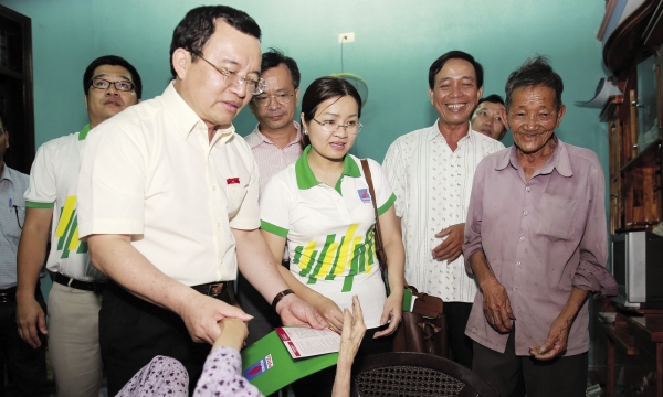 Báo Người Tiêu Dùng và Petro Vietnam thực hiện chương trình “Đồng hành cùng miền Trung thân yêu”: Xua tan nỗi khó nhọc của người dân xứ Quảng