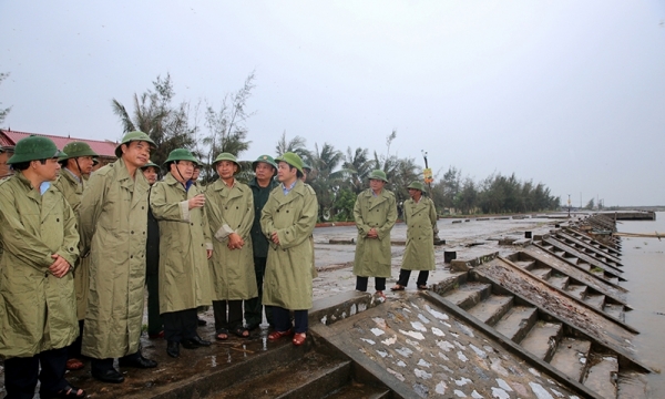 Phó Thủ tướng Trịnh Đình Dũng kiểm tra công tác phòng chống bão tại Nam Định, Thái Bình