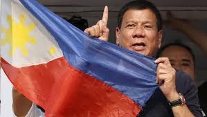 Tổng thống Philippines Duterte an toàn trong vụ nổ đẫm máu 