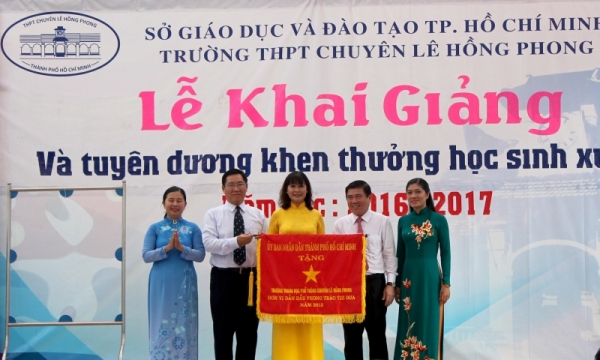 Trường THPT chuyên Lê Hồng Phong tưng bừng khai giảng năm học mới