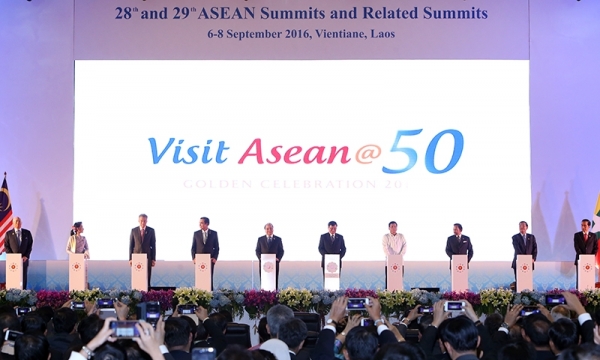 Thủ tướng Nguyễn Xuân Phúc dự hội nghị cấp cao ASEAN