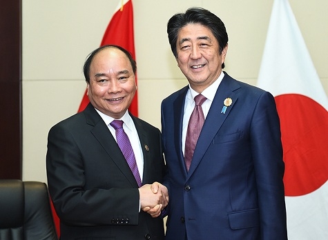 Thủ tướng Nguyễn Xuân Phúc hội kiến với Thủ tướng Nhật Bản và Thủ tướng New Zealand 