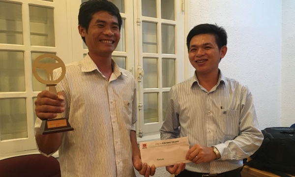 Lái xe Phan Văn Bắc được thưởng nóng 20 triệu đồng 