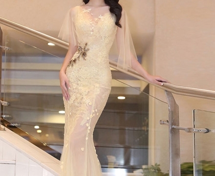 Sau đăng quang, Hoa hậu Đỗ Mỹ Linh khoe nhan sắc rạng ngời