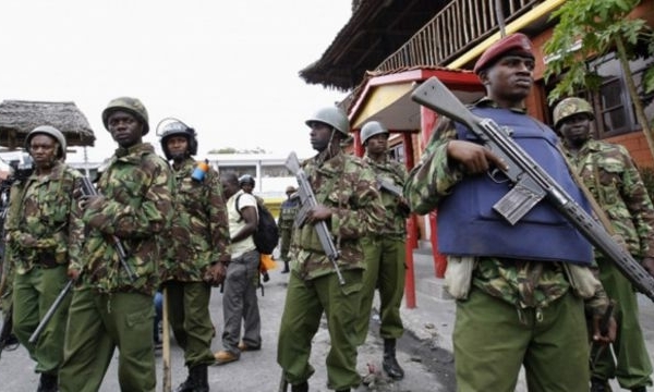 Ba sát thủ nữ tấn công cảnh sát Kenya bị bắn chết