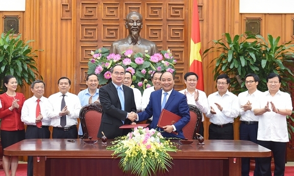Lễ ký nghị quyết liên tịch của Chính phủ và Đoàn Chủ tịch Ủy ban Trung ương Mặt trận Tổ quốc Việt Nam