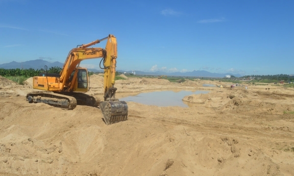 Quảng Ngãi: Phạt 2 doanh nghiệp khai thác cát trái phép gần 300 triệu