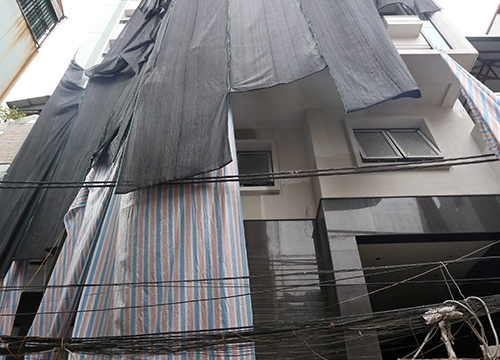 Hà Nội: Phá bỏ 3 tầng nhà thuộc công trình sai phạm trên phố Lý Nam Đế