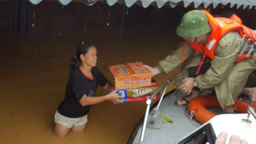 Miền Trung: 21 người thương vong, 30.000 ngôi nhà bị ngập do mưa lũ