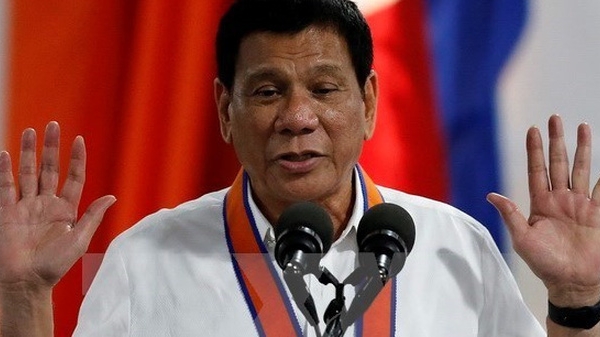 Tổng thống Philippines Duterte nói “không ly khai Mỹ”