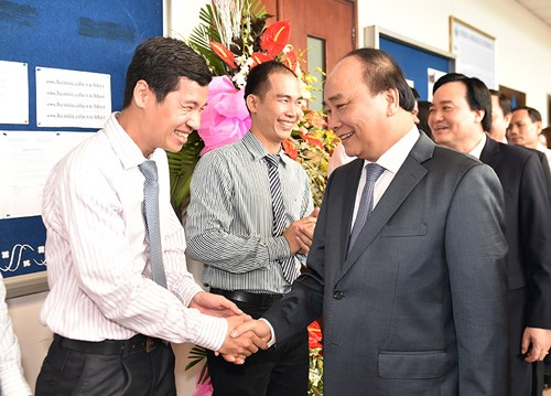 Thủ tướng đi xe khách, thăm khu đô thị khoa học của ĐHQG TP.HCM