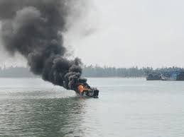 Tìm thấy thi thể ngư dân mất tích trong vụ nổ thuyền tại cảng Vũng Rô