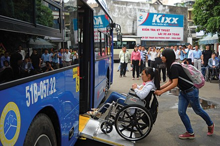 TP.HCM: Xử phạt nghiêm khắc nhân viên xe buýt có thái độ kỳ thị với người khuyết tật