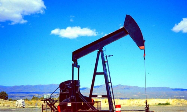 Sau quyết định của OPEC, giá dầu tăng mạnh