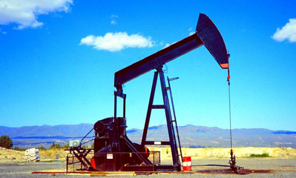 Sau quyết định của OPEC, giá dầu tăng mạnh