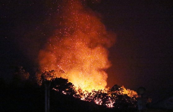 Cháy lớn liên tục bùng phát gây thiệt hại hơn 2 ha rừng tại Quảng Ninh