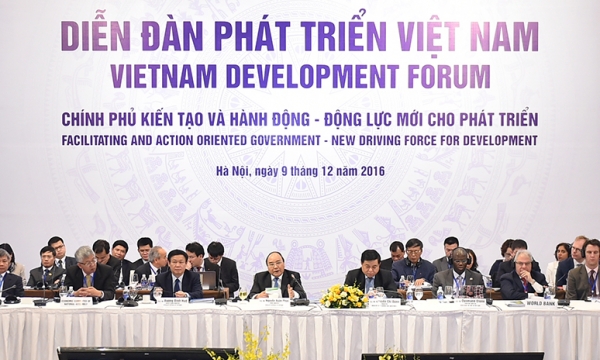 Thủ tướng Nguyễn Xuân Phúc dự Diễn đàn phát triển Việt Nam năm 2016 