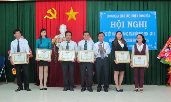 UBND huyện Đông Hòa (Phú Yên) nêu lý do chấm dứt hợp đồng lao động 55 giáo viên 