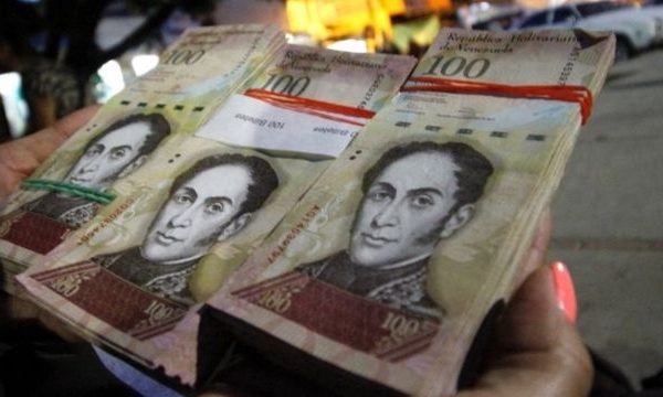 Chính phủ Venezuela đổi tiền để “chống lại mafia”?